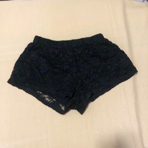 Forever 21 women black lace shorts size XS, 059